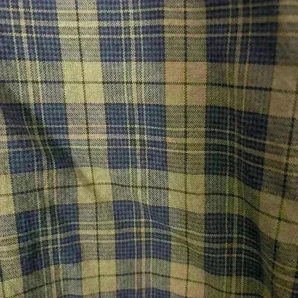 Red Ale Patterned Men's Short Sleeve Button Up - Picture 3 of 6